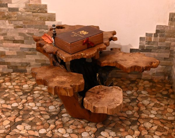 Măsuță de living colecția ghotica: Fuziune de stejar și rădăcină de salcâm